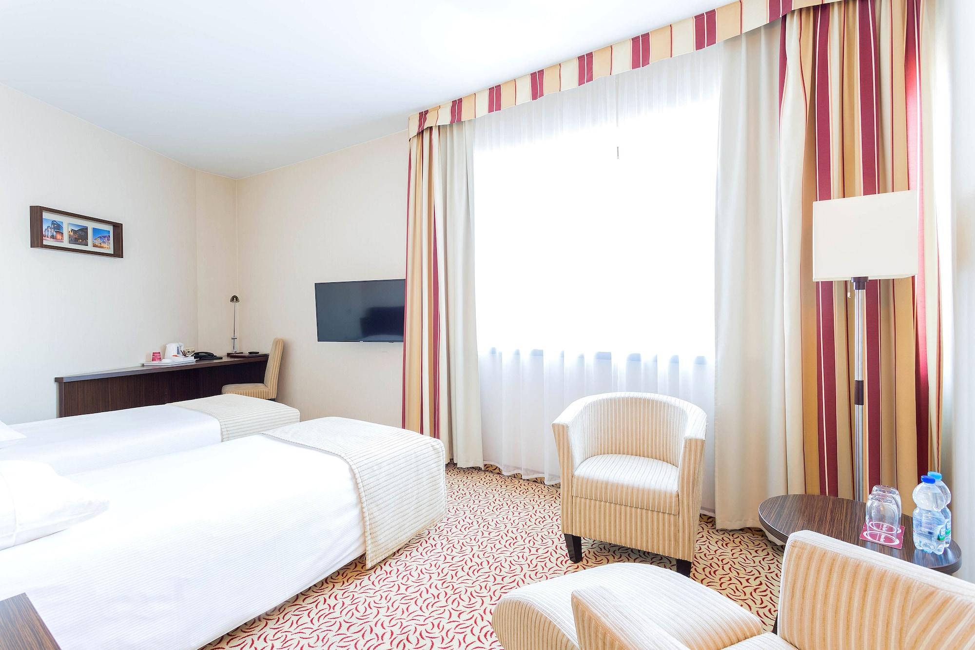 Qubus Hotel Lodz Екстериор снимка