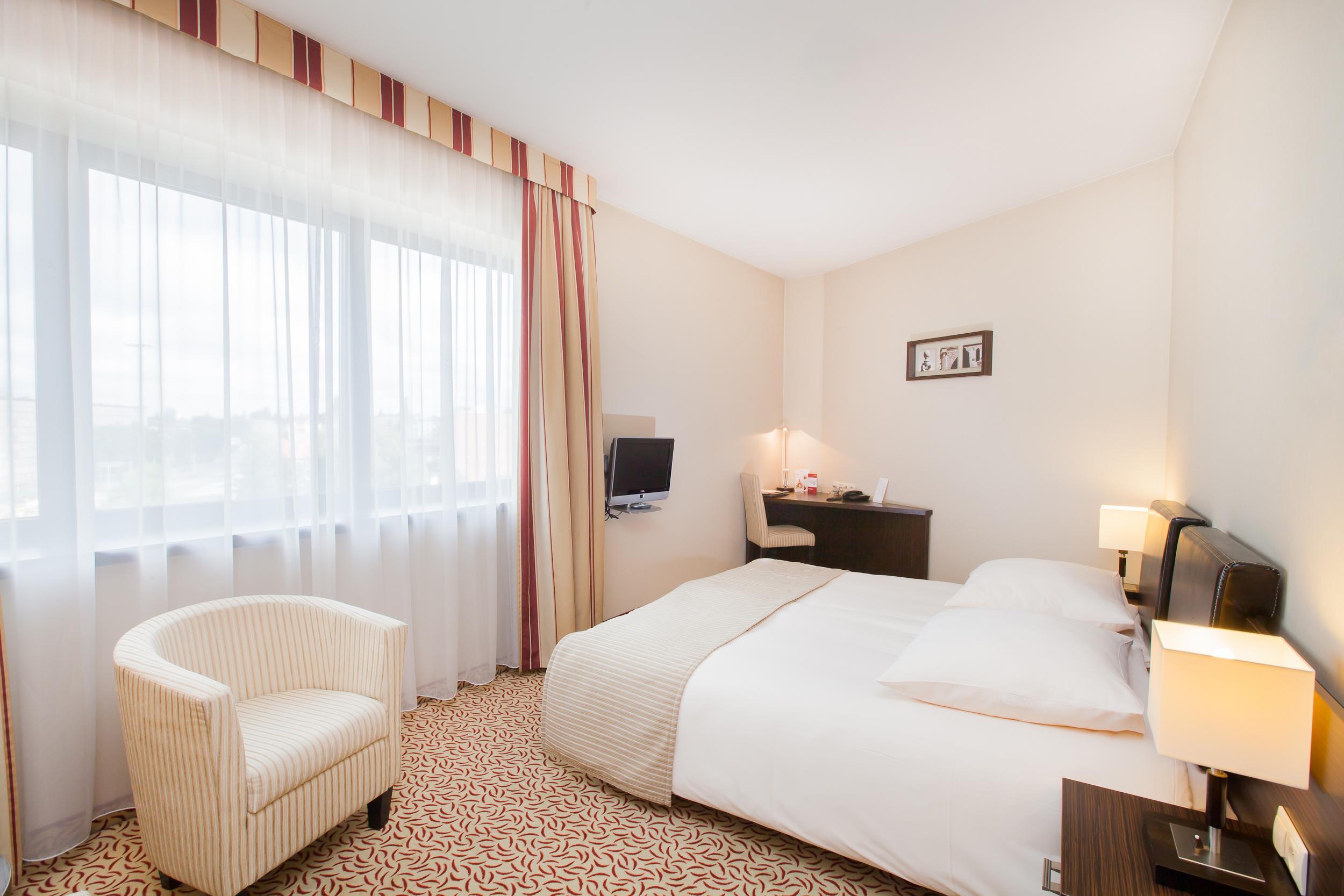 Qubus Hotel Lodz Екстериор снимка